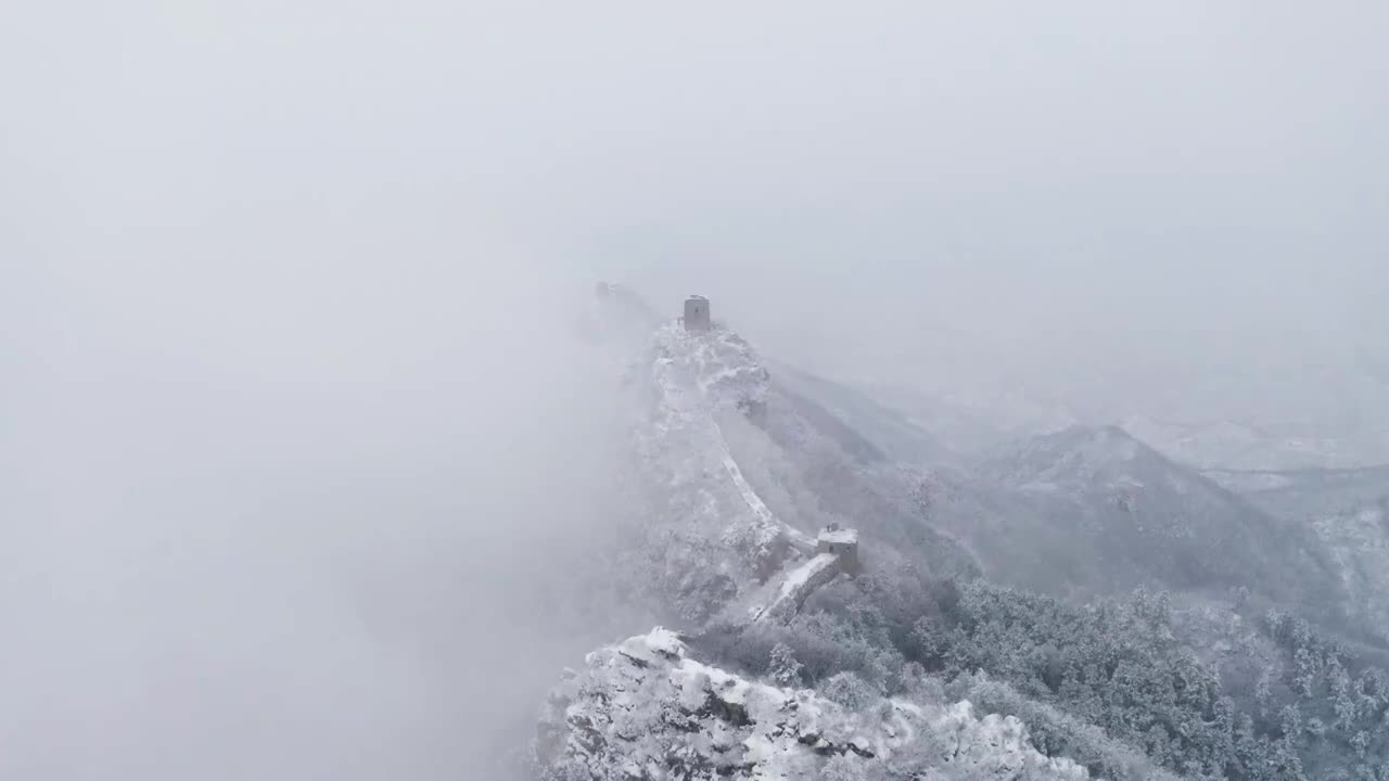 2021长城雪景雪山航拍特写视频视频素材