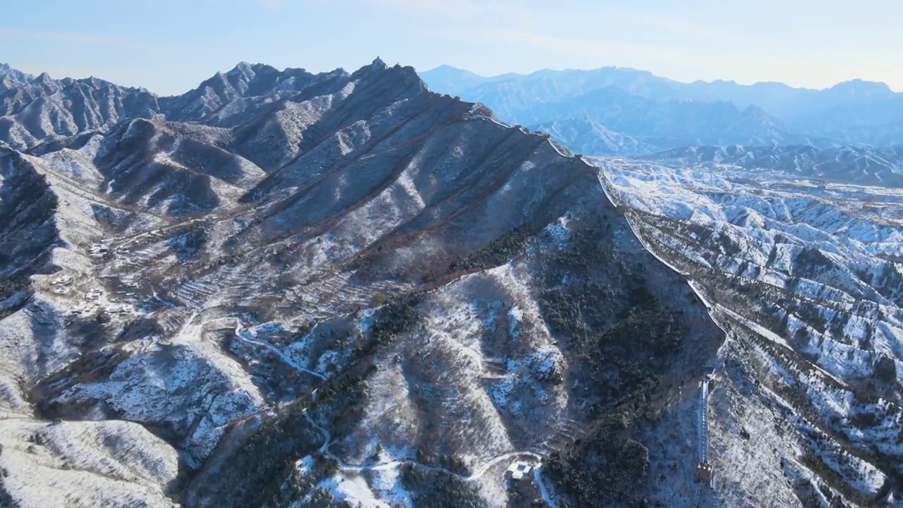 2021长城雪景雪山航拍特写视频视频素材