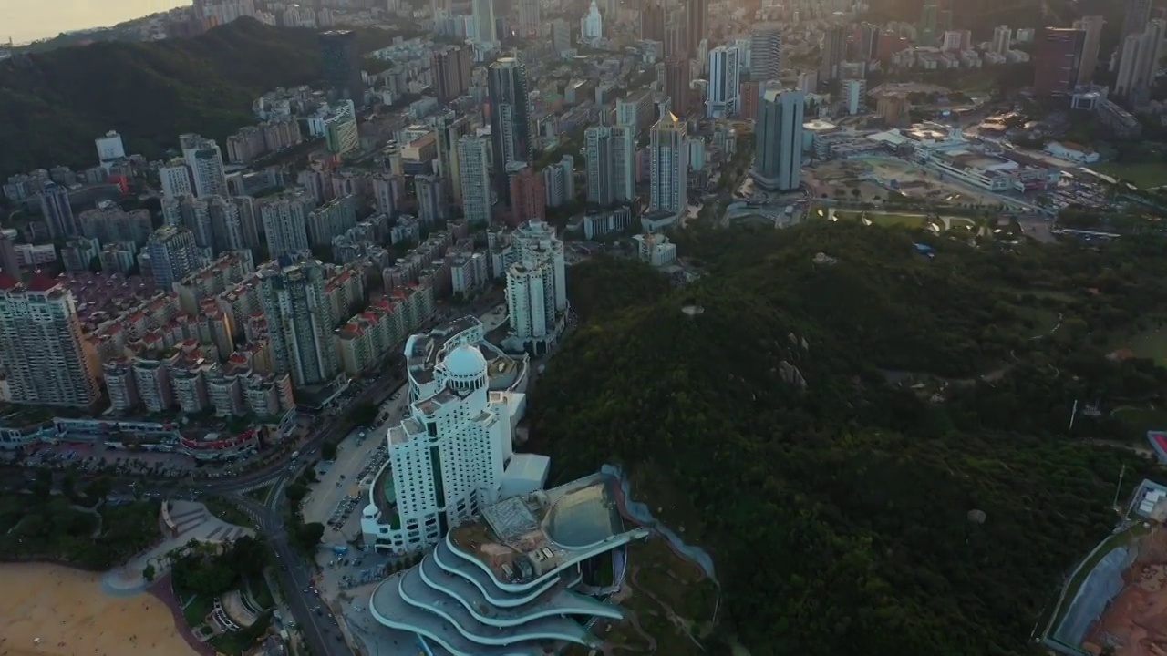 广东省珠海市吉大天际线城市风光日落航拍视频素材