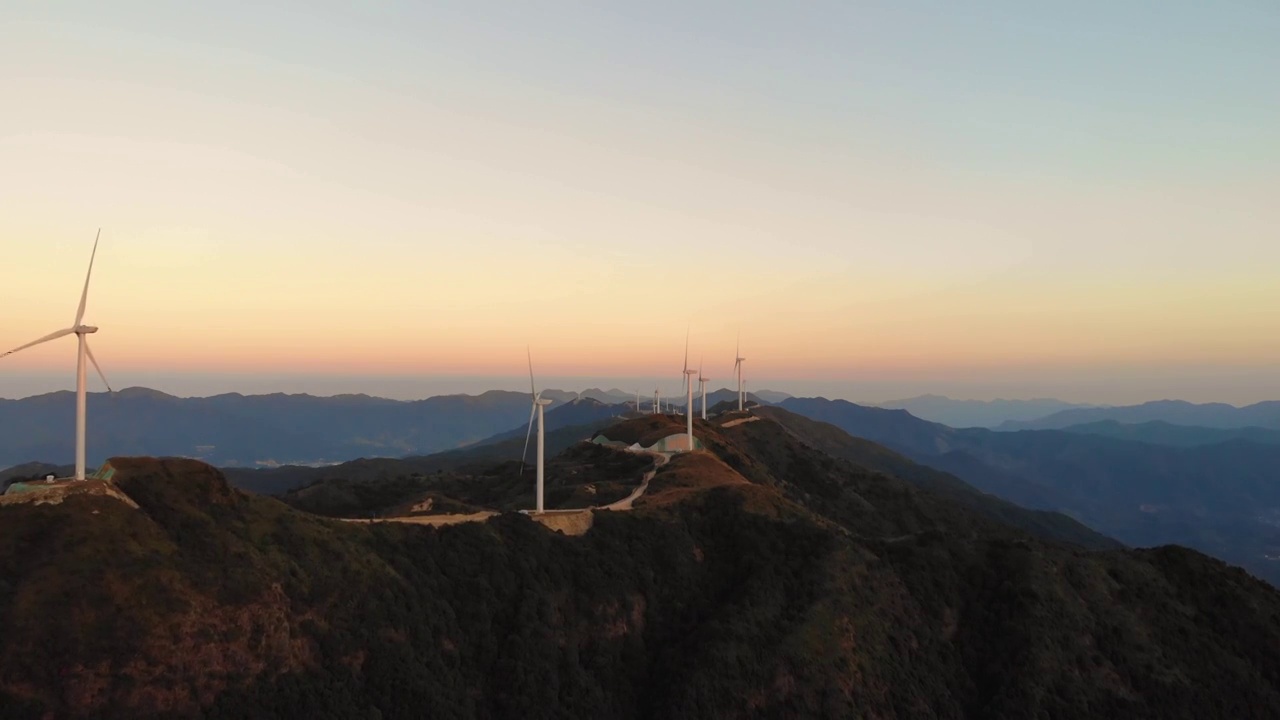 风车,风力发电,日落,山顶视频素材