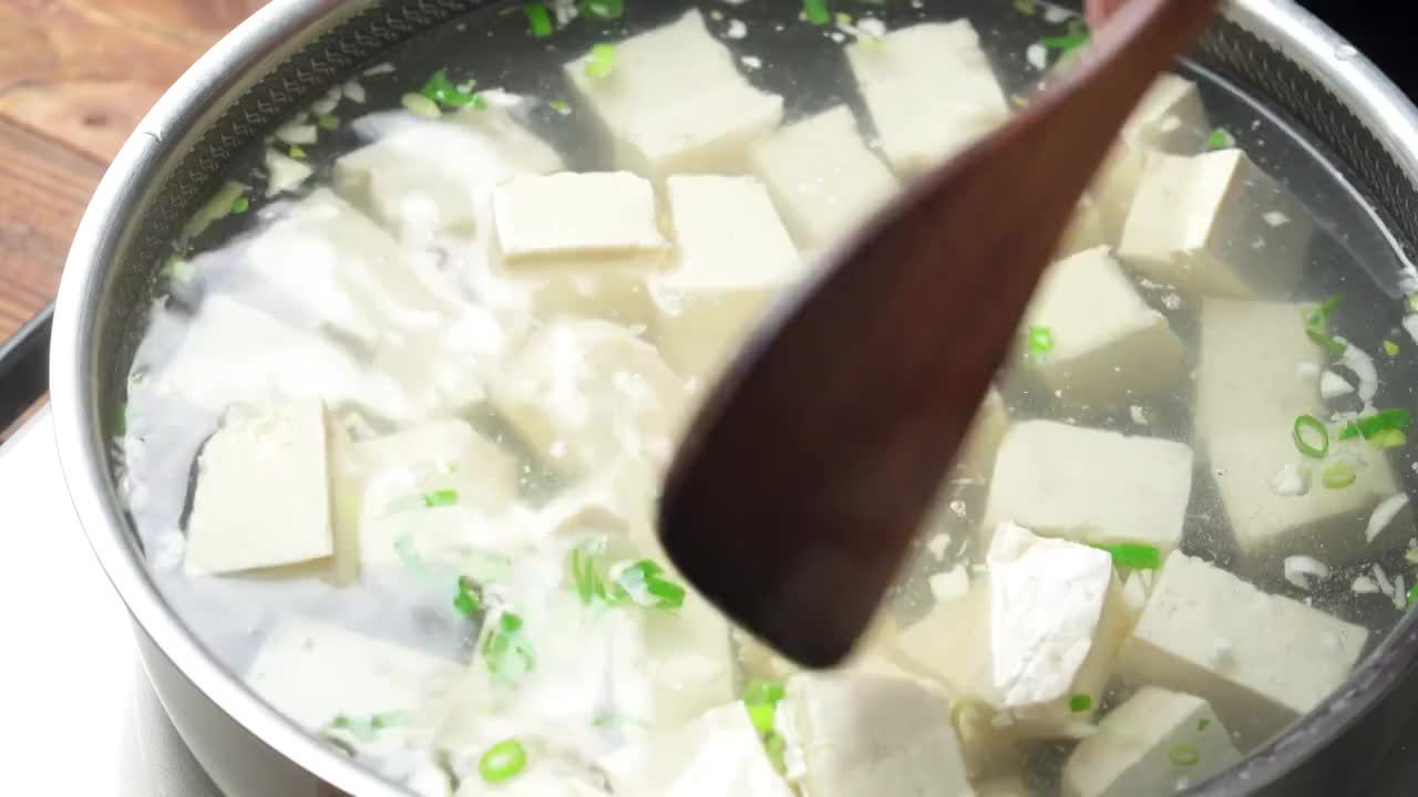 中国四川传统名菜麻婆豆腐视频素材