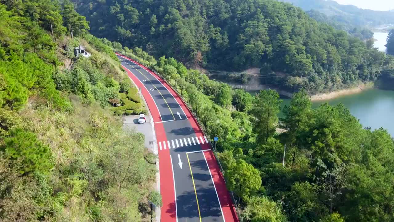 航拍户外森林盘山公路视频素材