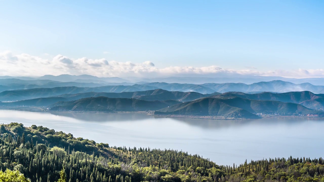 云南省红河州石屏县异龙湖山脉风光视频素材