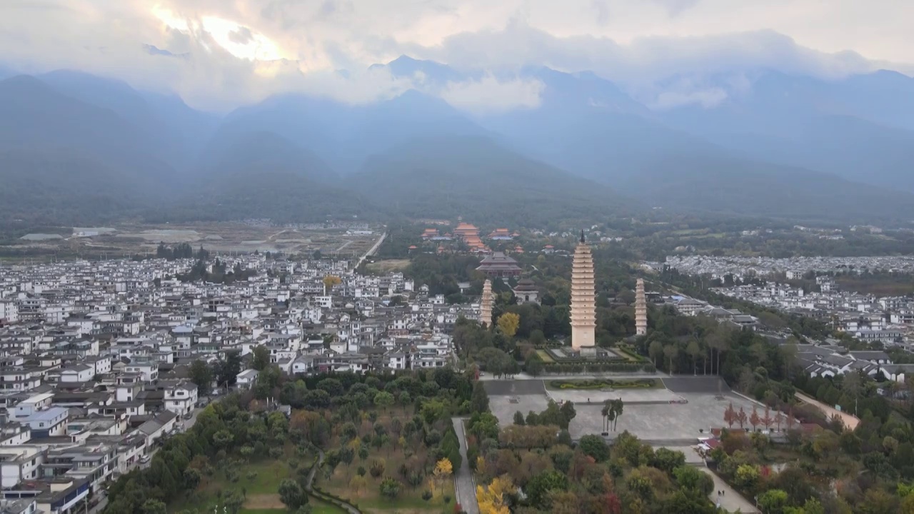 云南大理崇圣寺三塔国家5A景区下至上航拍视频素材