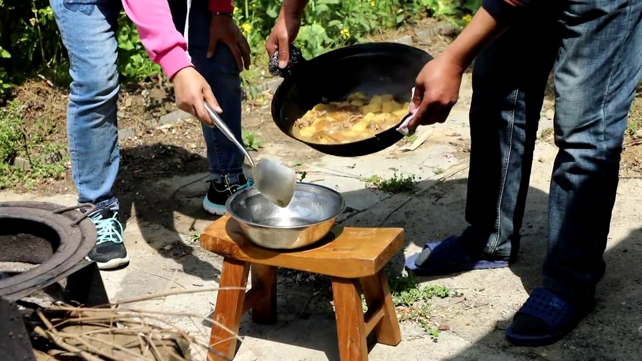 在家做简单的土豆视频素材