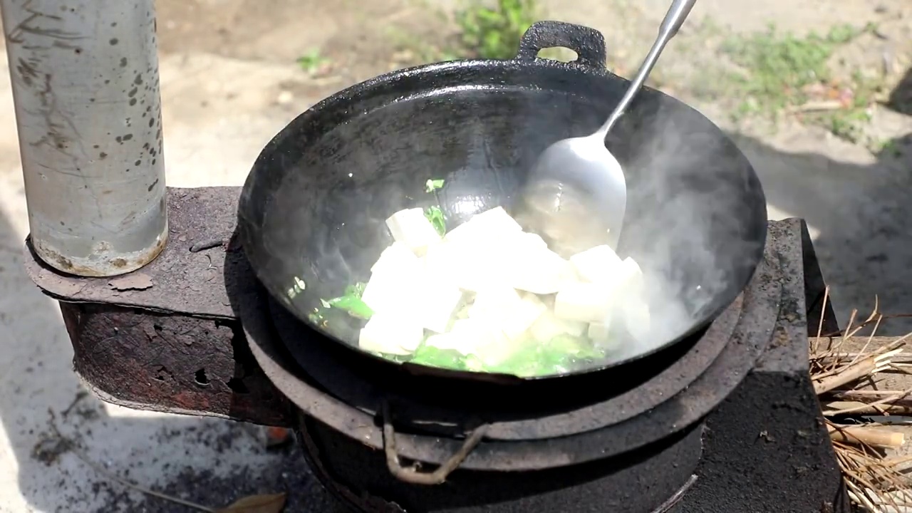 在家做简单的土豆视频素材