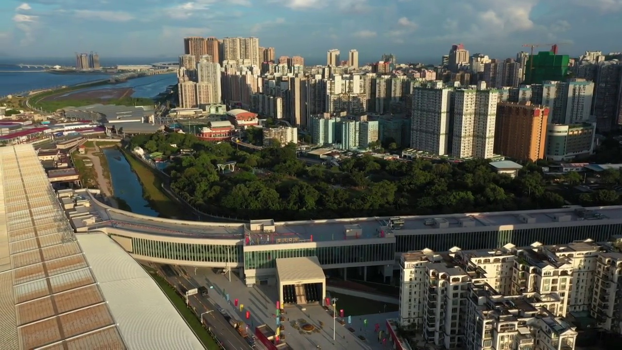 广东省珠海市青茂口岸白昼航拍视频素材