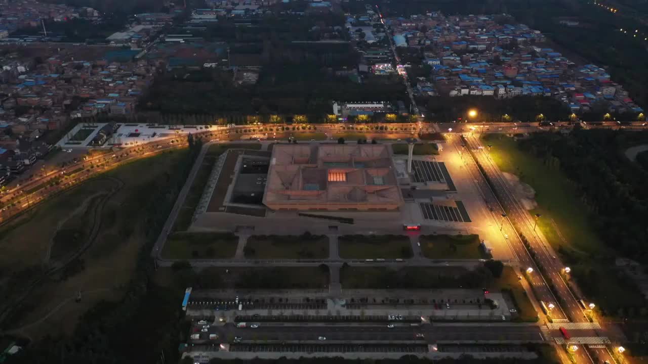 河南省洛阳市洛龙区洛阳博物馆夜景视频素材