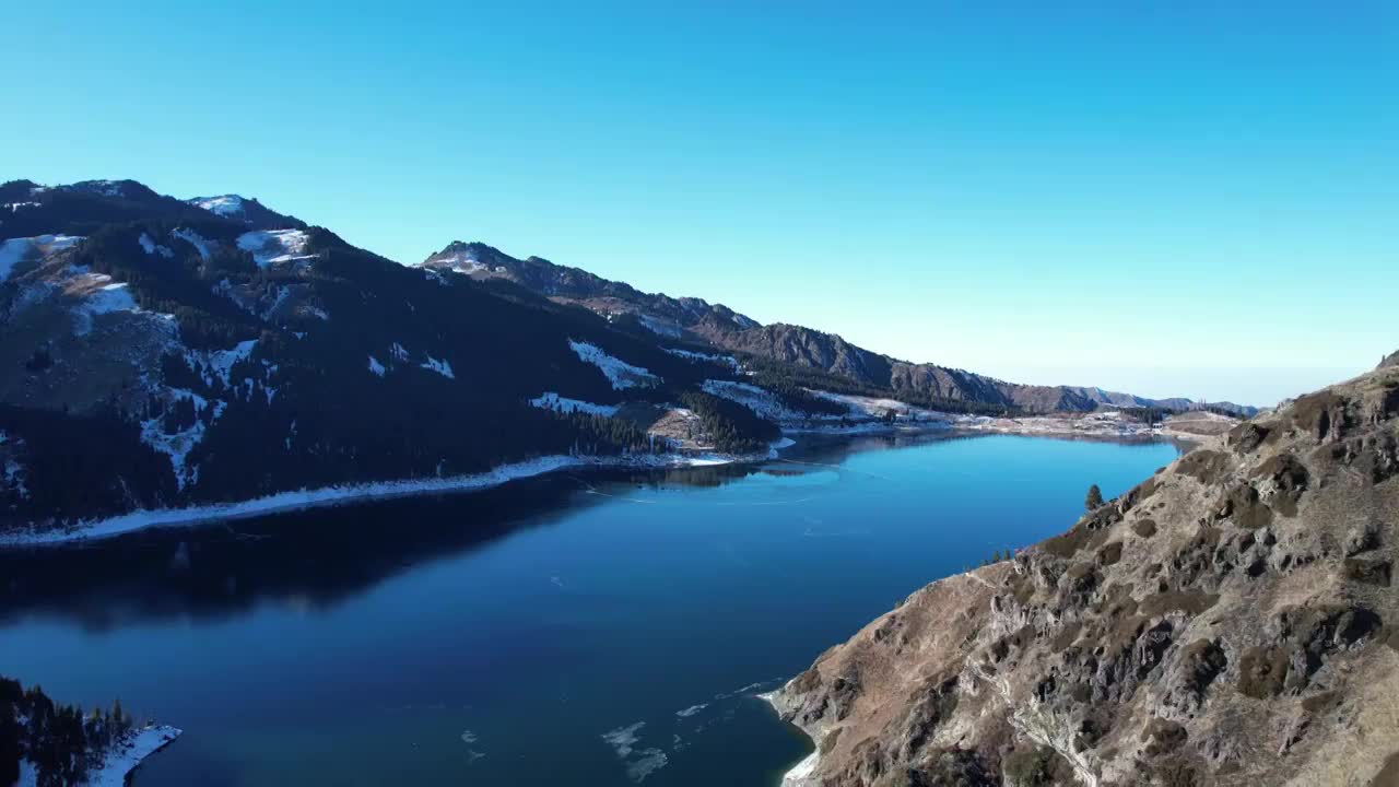 新疆昌吉州阜康市天山天池航拍视频素材