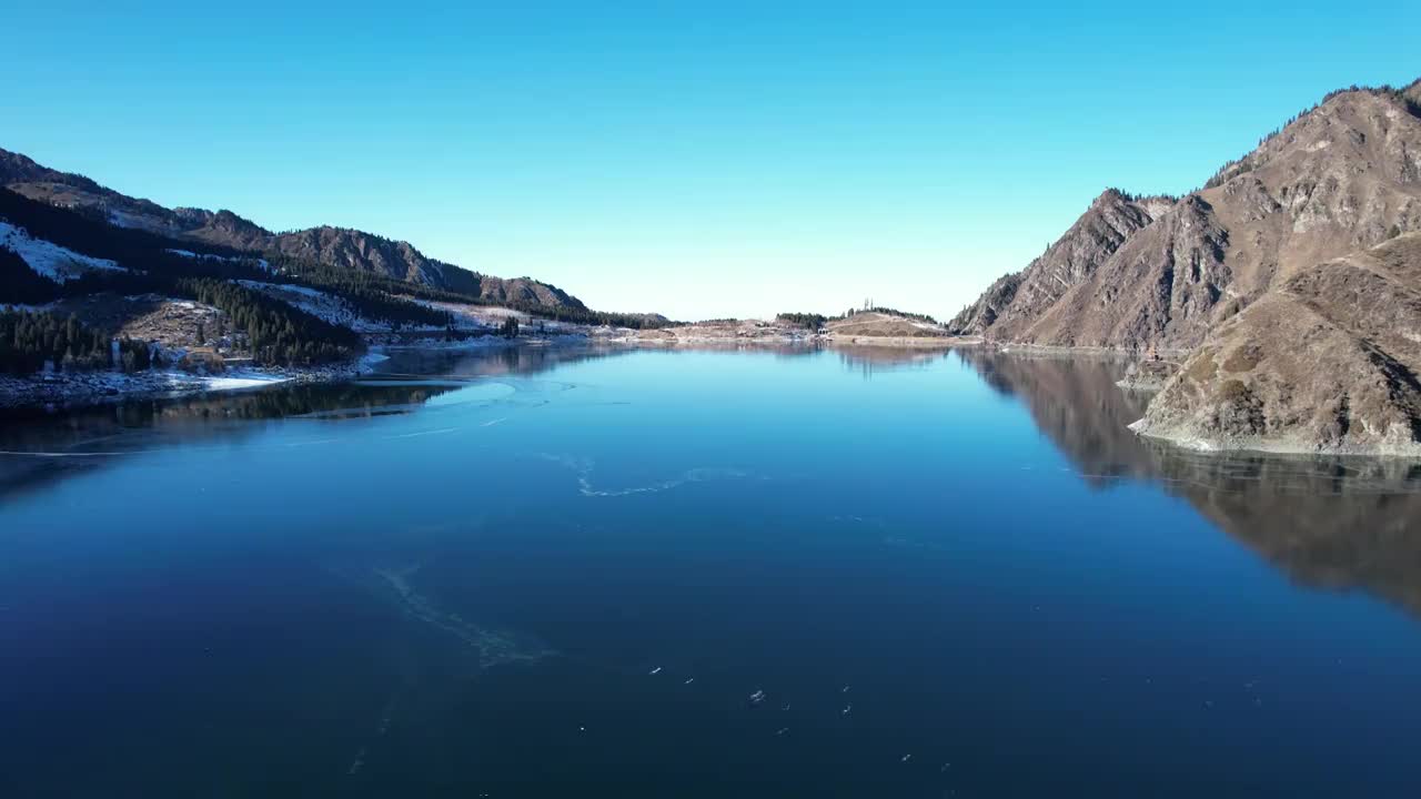 新疆昌吉州阜康市天山天池航拍视频素材