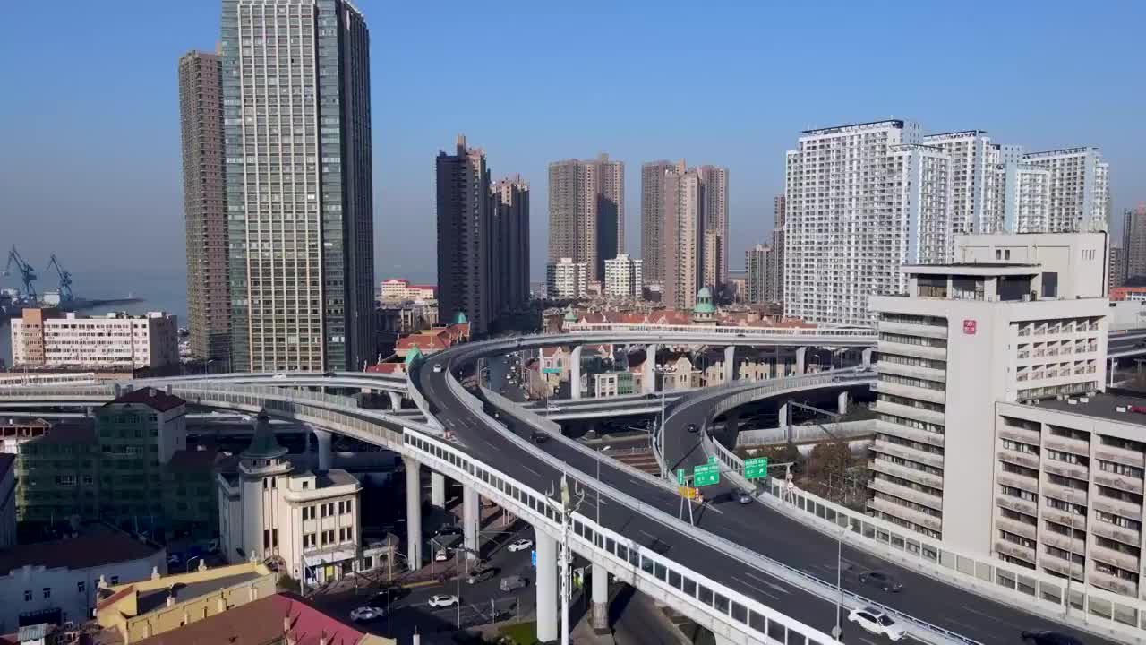 航拍青岛西部老城新冠高架桥公路特写视频素材