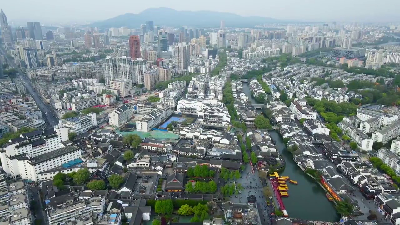 航拍南京秦淮河沿岸灰瓦古民居视频素材