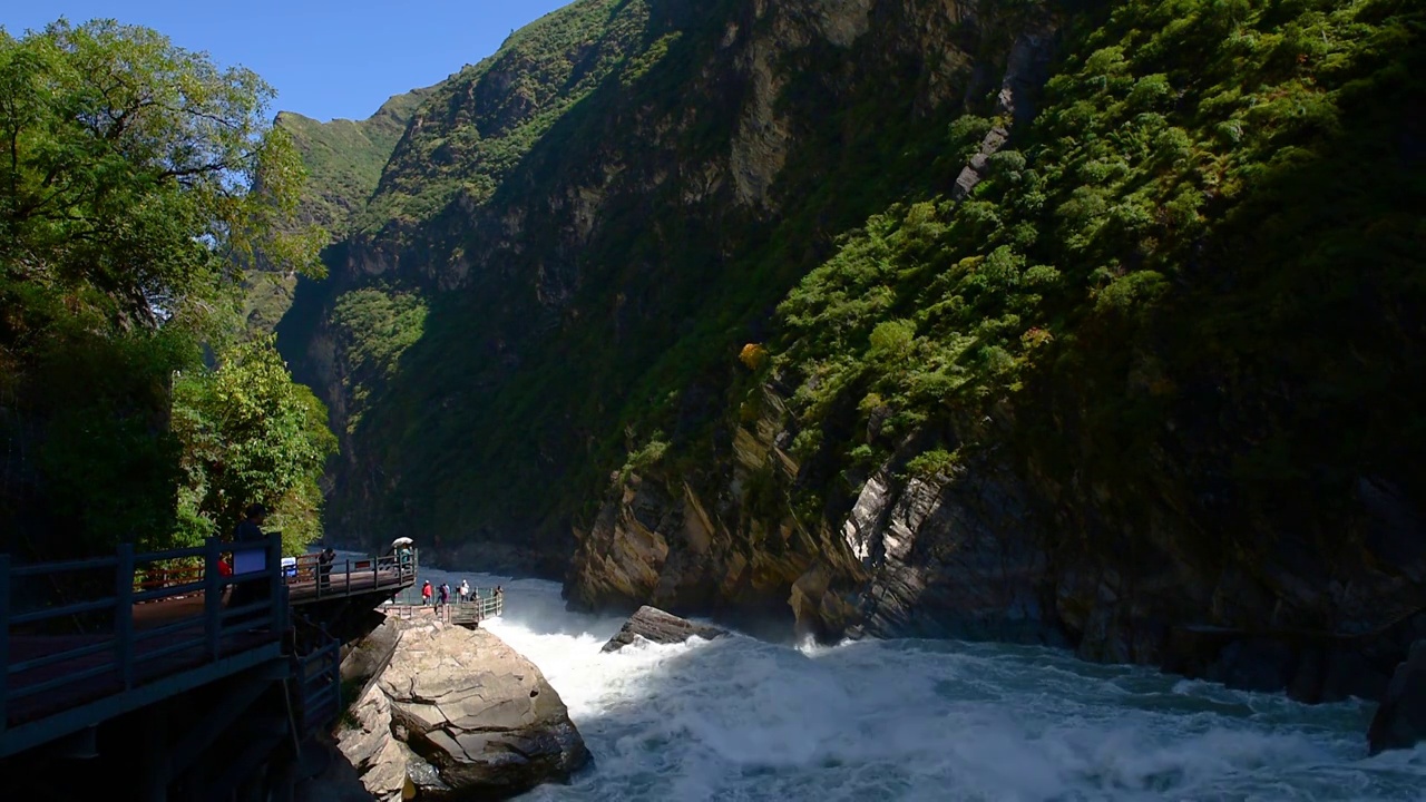 中国云南丽江香格里拉虎跳峡视频素材