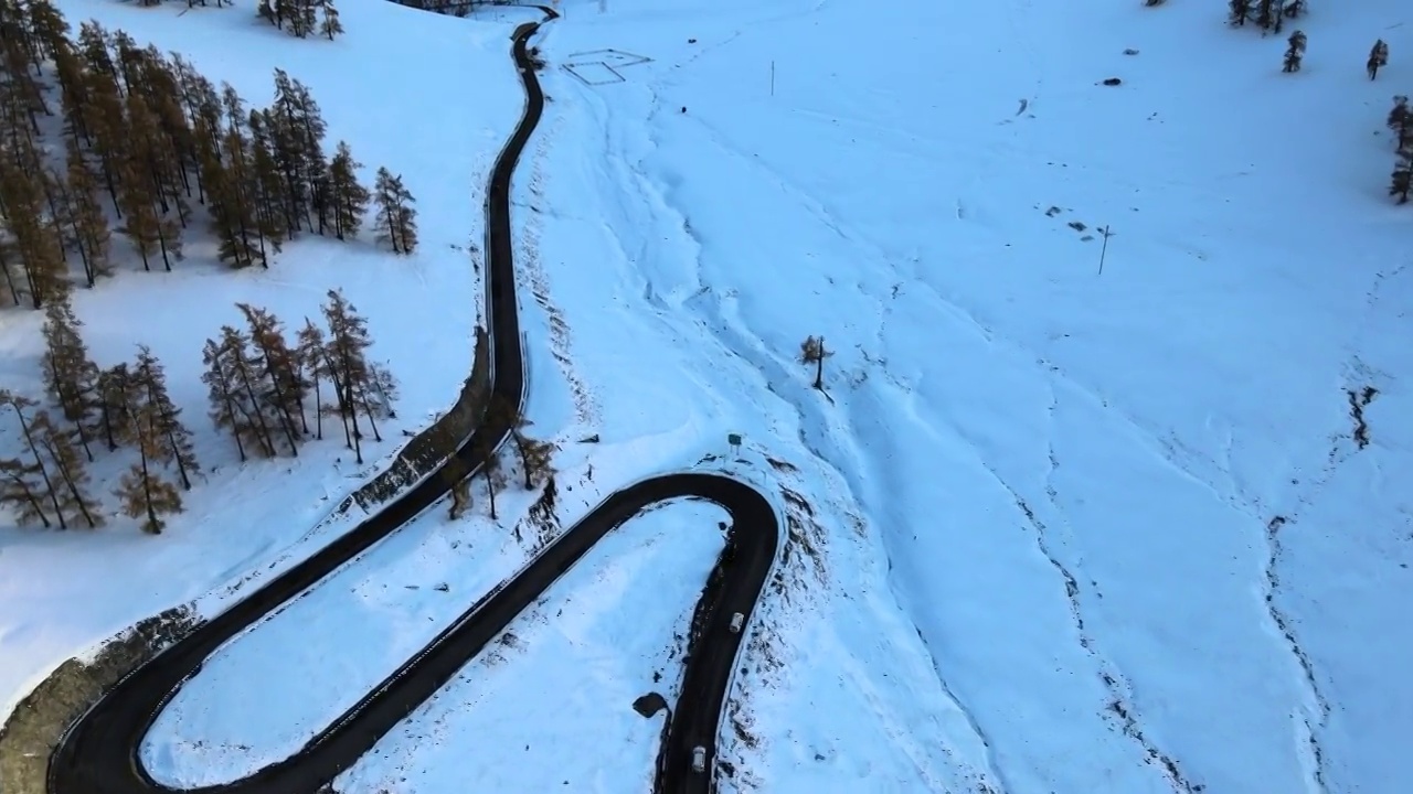 新疆阿勒泰布尔津县喀纳斯景区雪后航拍视频素材