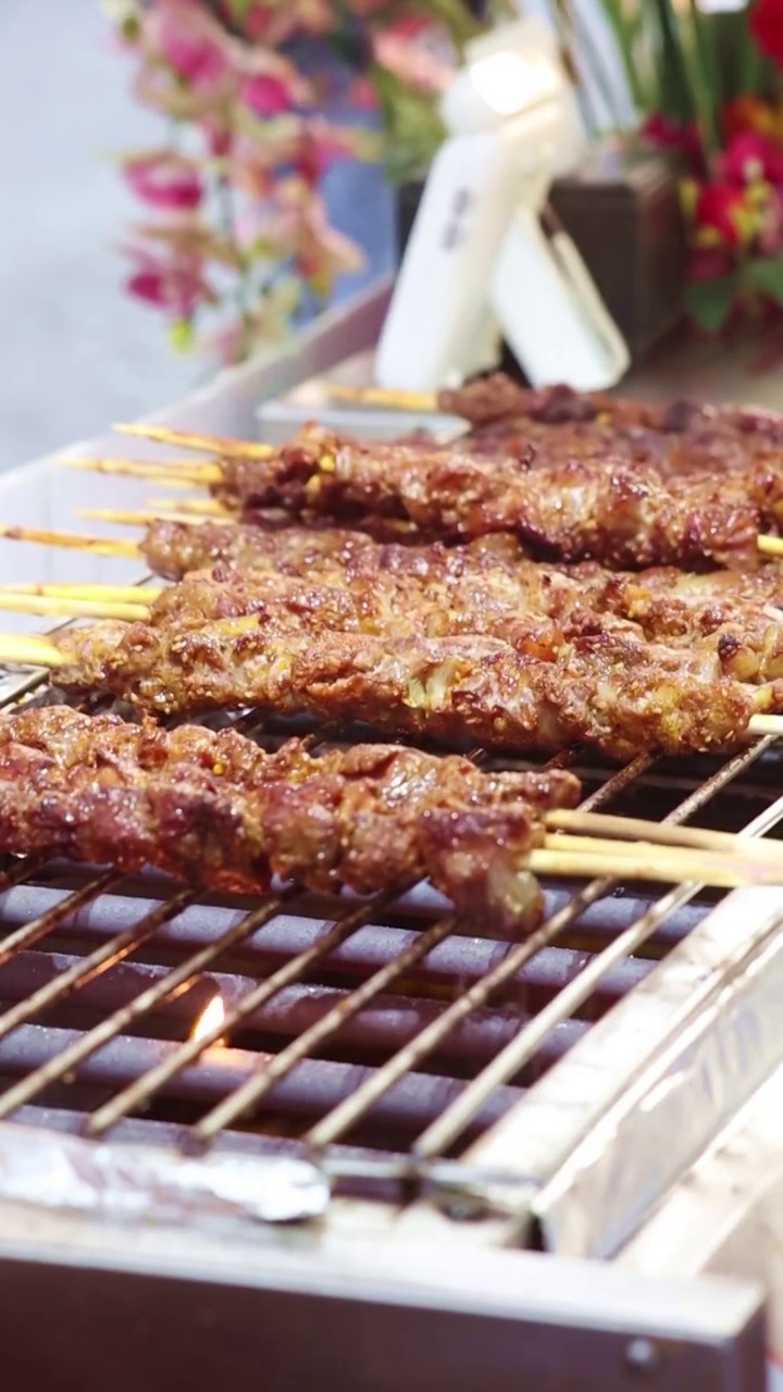 传统美食小吃烤肉串视频素材