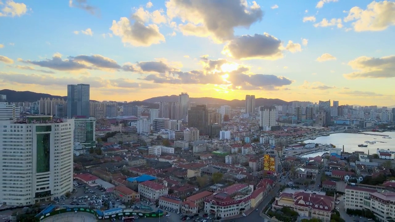 航拍烟台芝罘港口夕阳视频素材