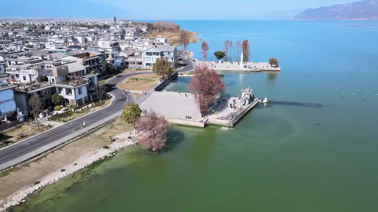 大理洱海边的龙龛码头航拍视频素材