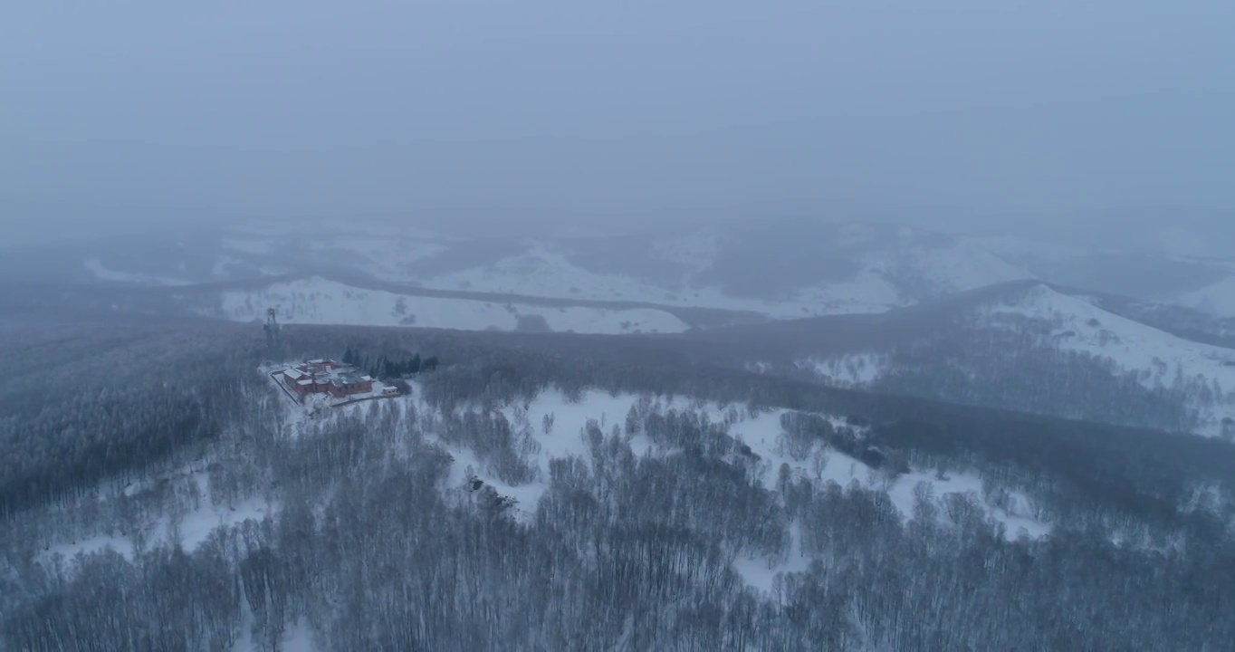 航拍大兴安岭冬季林海雪原风光视频素材