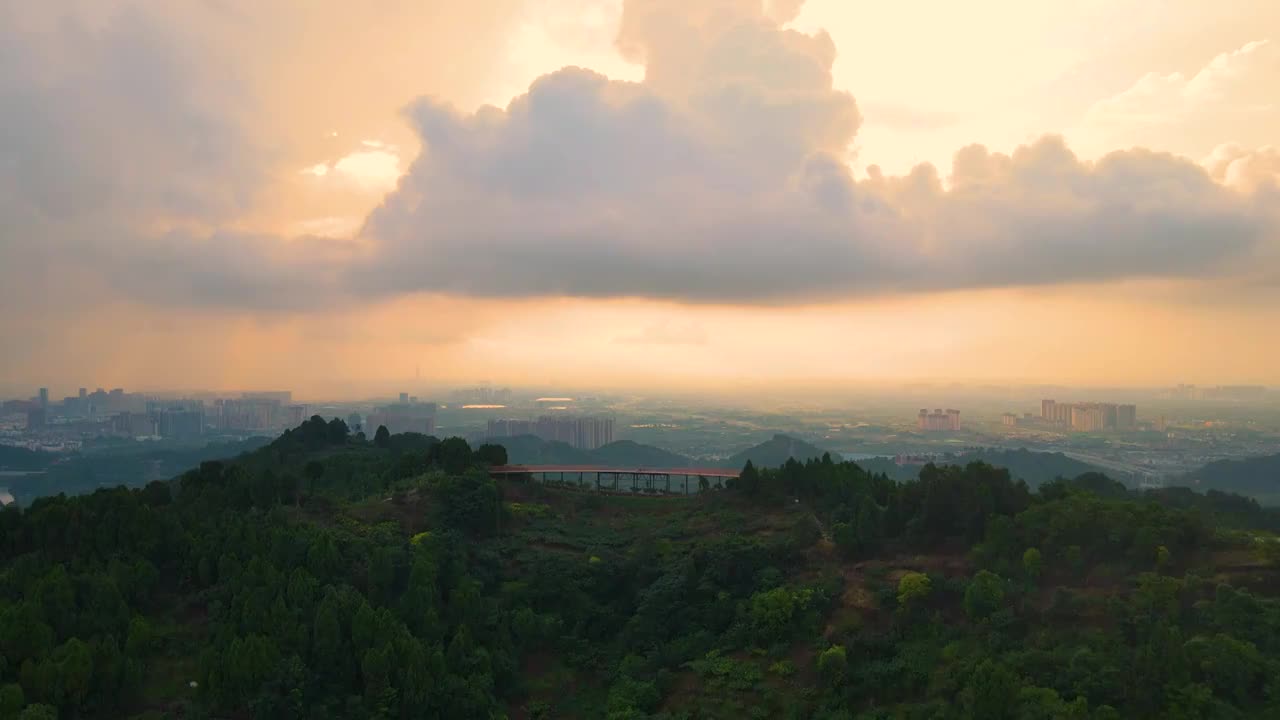 航拍成都公园城市龙泉山公园城市视频素材