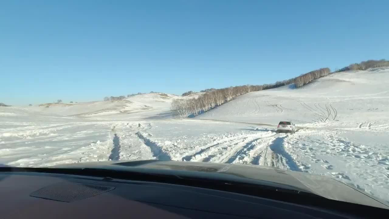 冰雪路面越野穿越视频素材