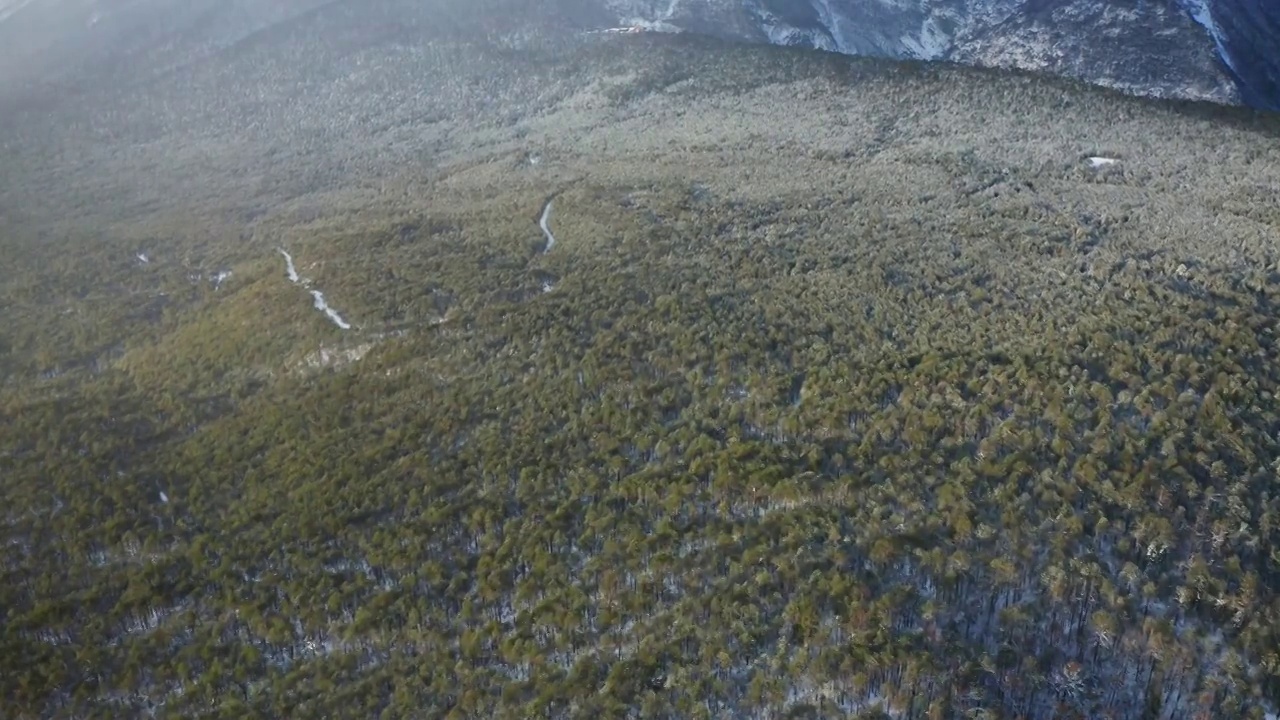 云南丽江玉龙雪山蓝月谷航拍视频素材