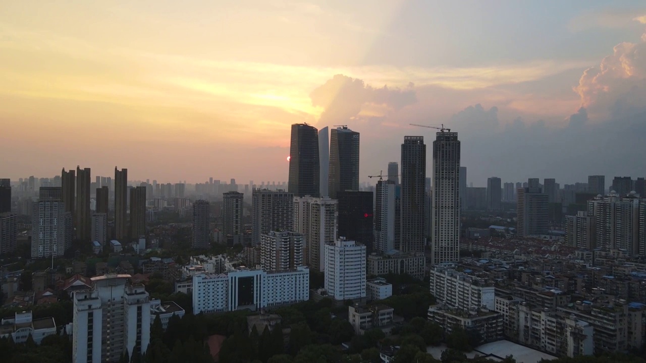 城市日落夕阳晚霞天空视频素材