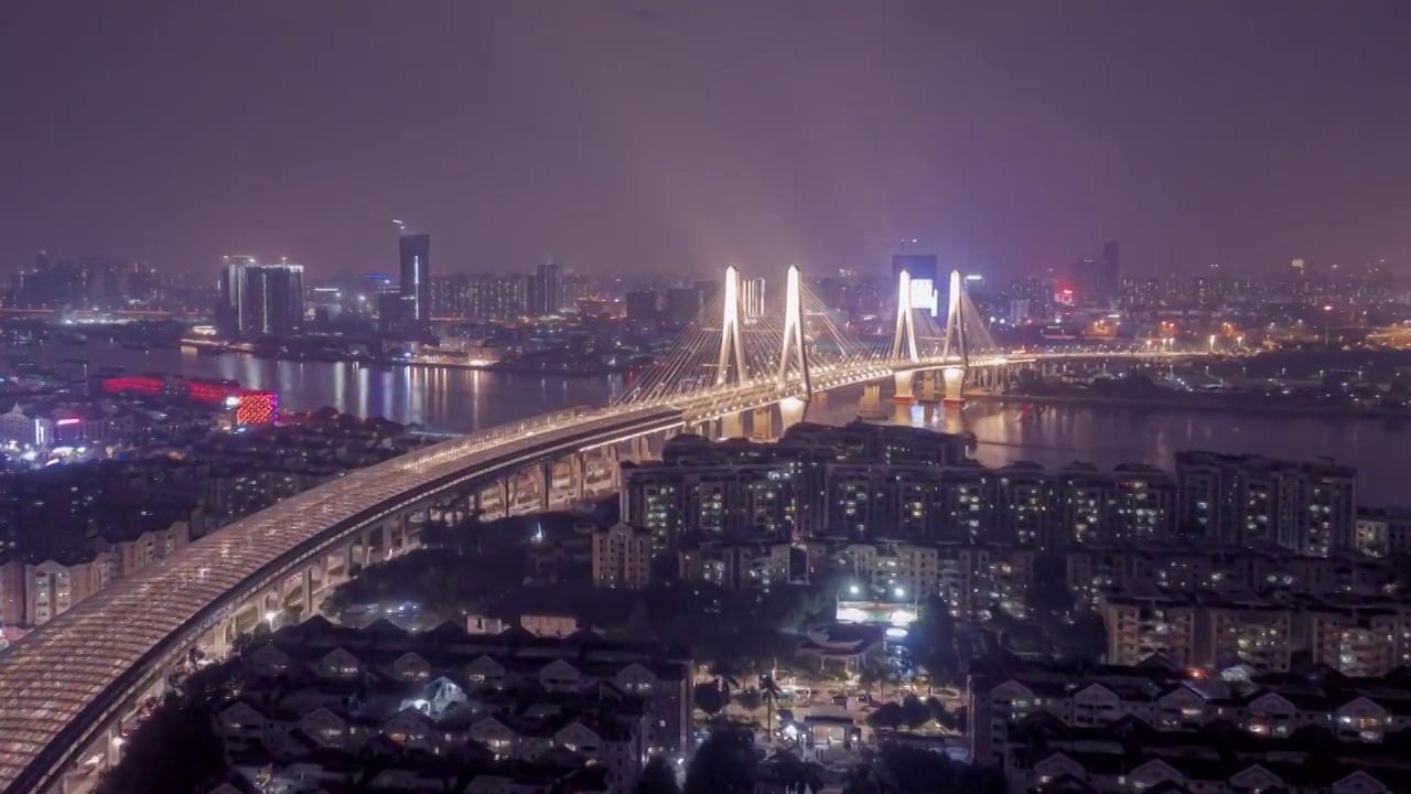 夜晚的广州洛溪大桥，老桥新生，活力满满视频素材