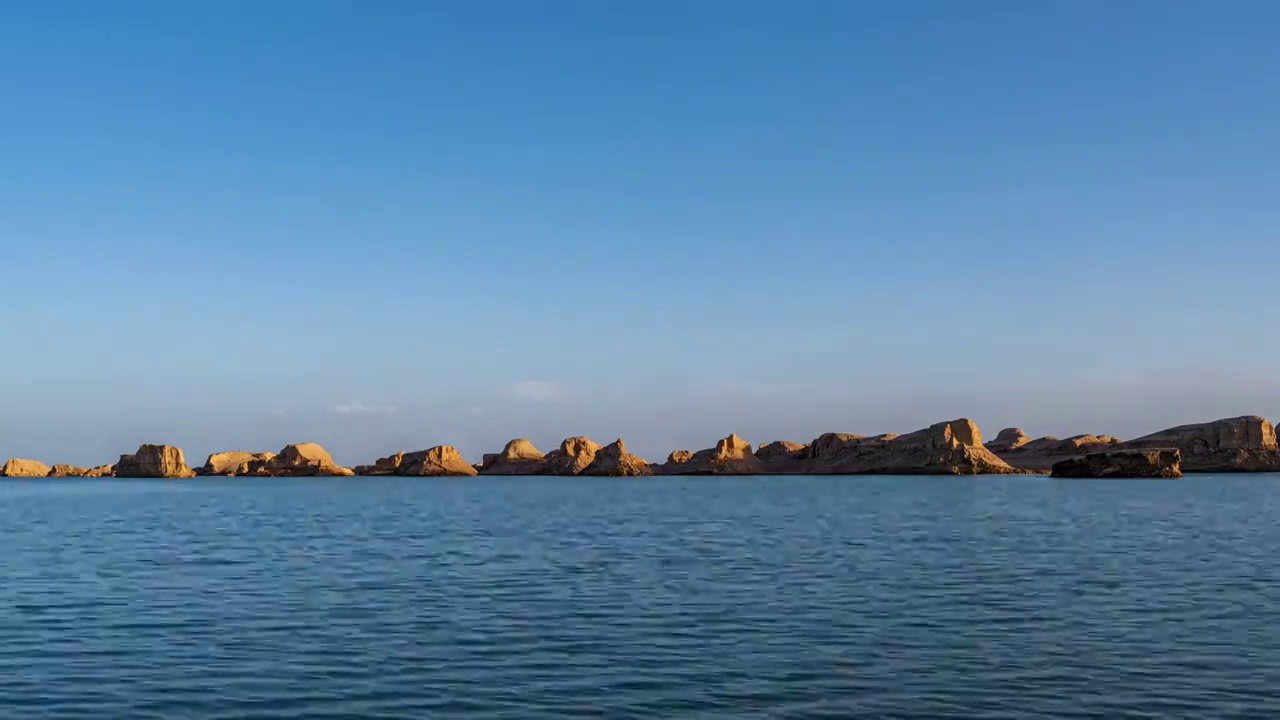 青海，水上雅丹地貌，日出日落视频素材