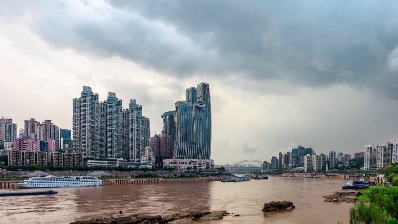 中国重庆城市天际线和现代商业建筑群延时视频素材