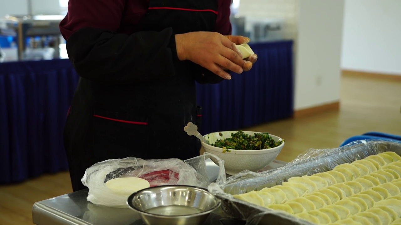 手工制作水饺，包饺子视频素材