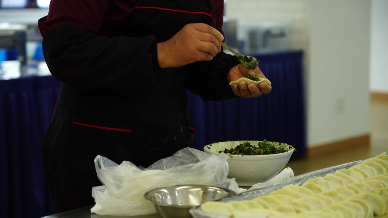 手工制作水饺，手工包饺子视频素材