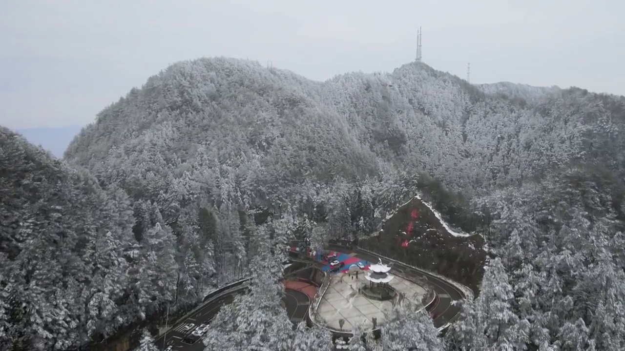 4K航拍雪山，雪景，大山，森林公园，云景，平流雾视频素材