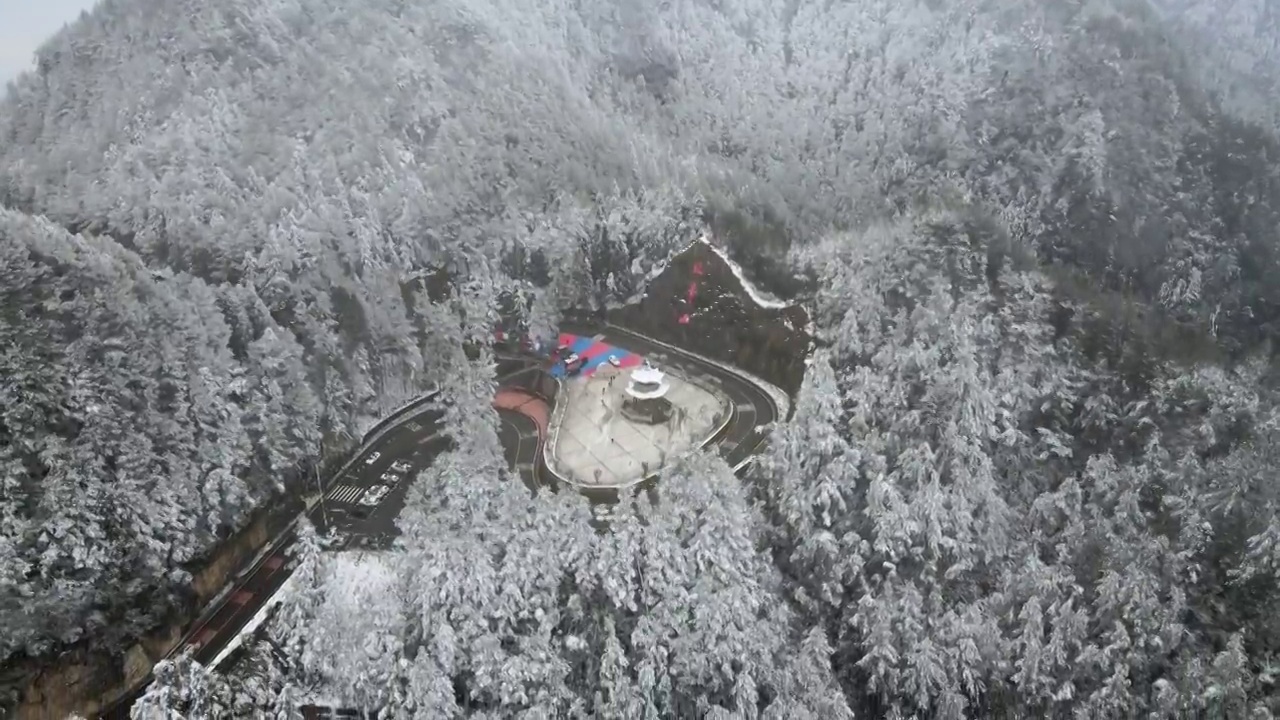 4K航拍雪山，雪景，大山，森林公园，云景，平流雾视频素材