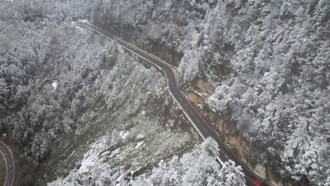 4K航拍雪山，雪景，大山，森林公园，云景，平流雾视频素材