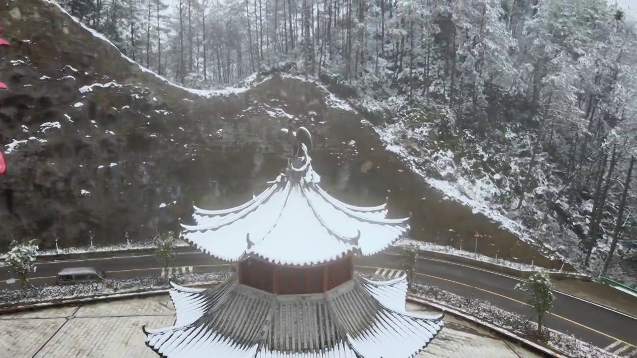 4K航拍雪山，雪景，大山，森林公园，云景，平流雾视频素材