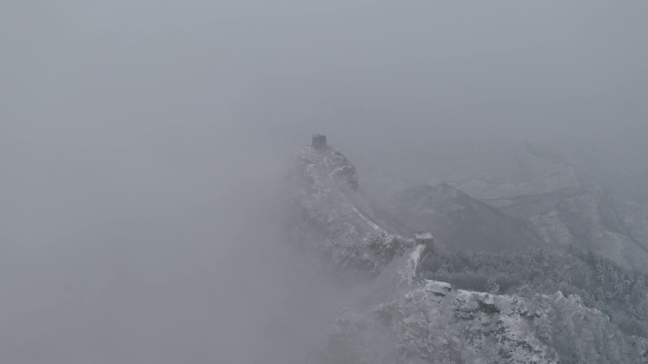 司马台长城望京楼云海雪景航拍视频素材