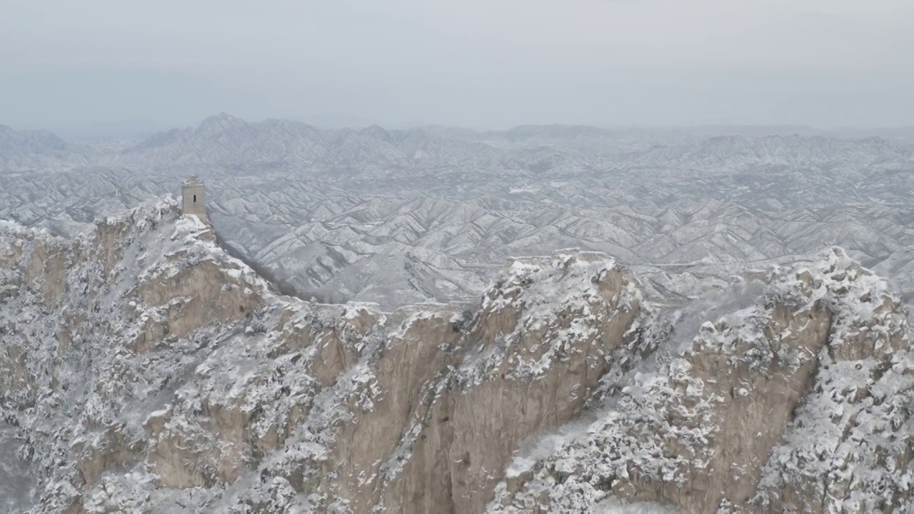 司马台长城仙女楼雪景航拍视频素材