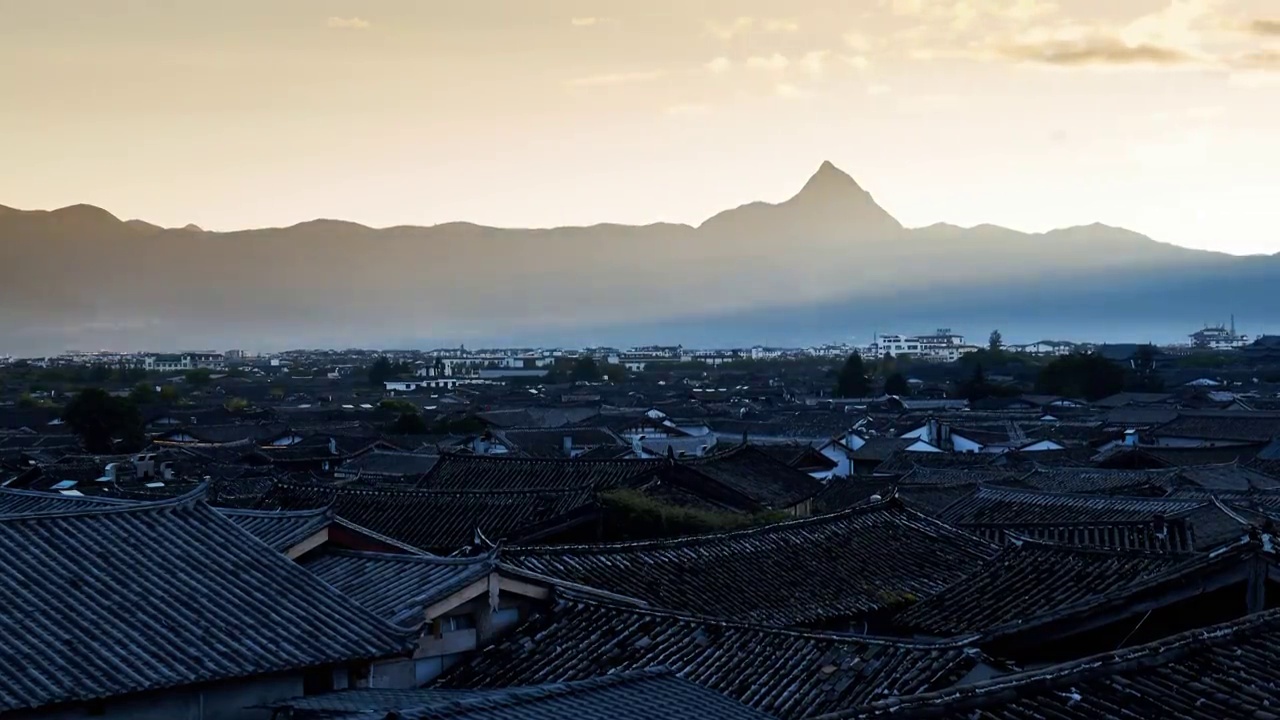 丽江古城白沙古镇福国寺石头村玉龙雪山延时摄影视频素材