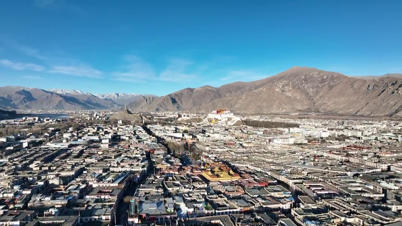 西藏拉萨布达拉宫大昭寺航拍视频素材