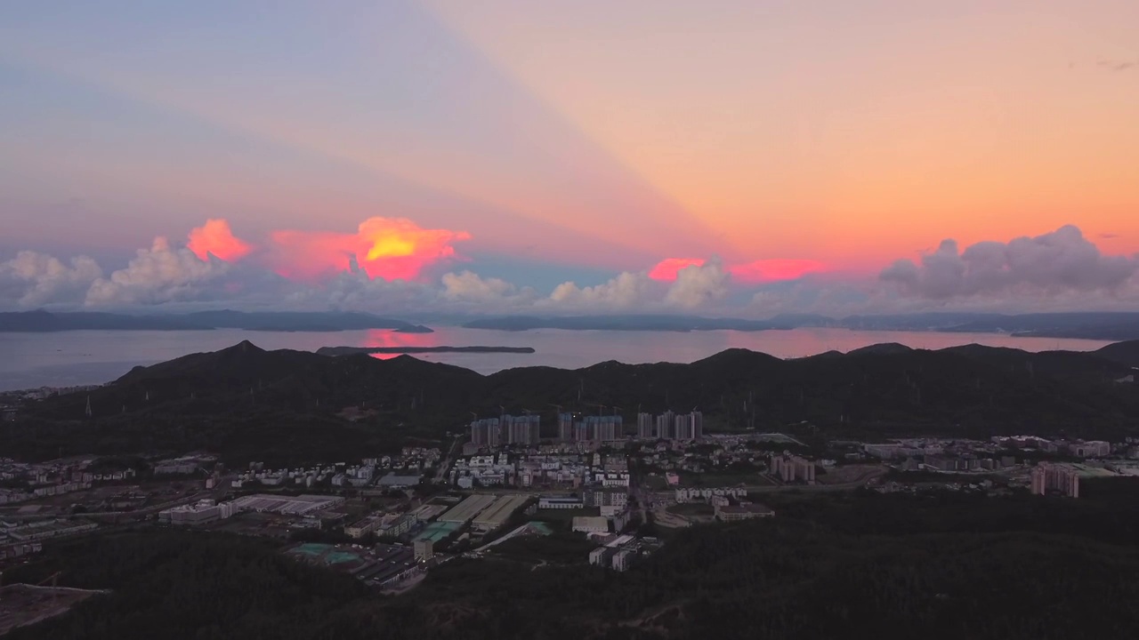 戏剧性的天空视频素材