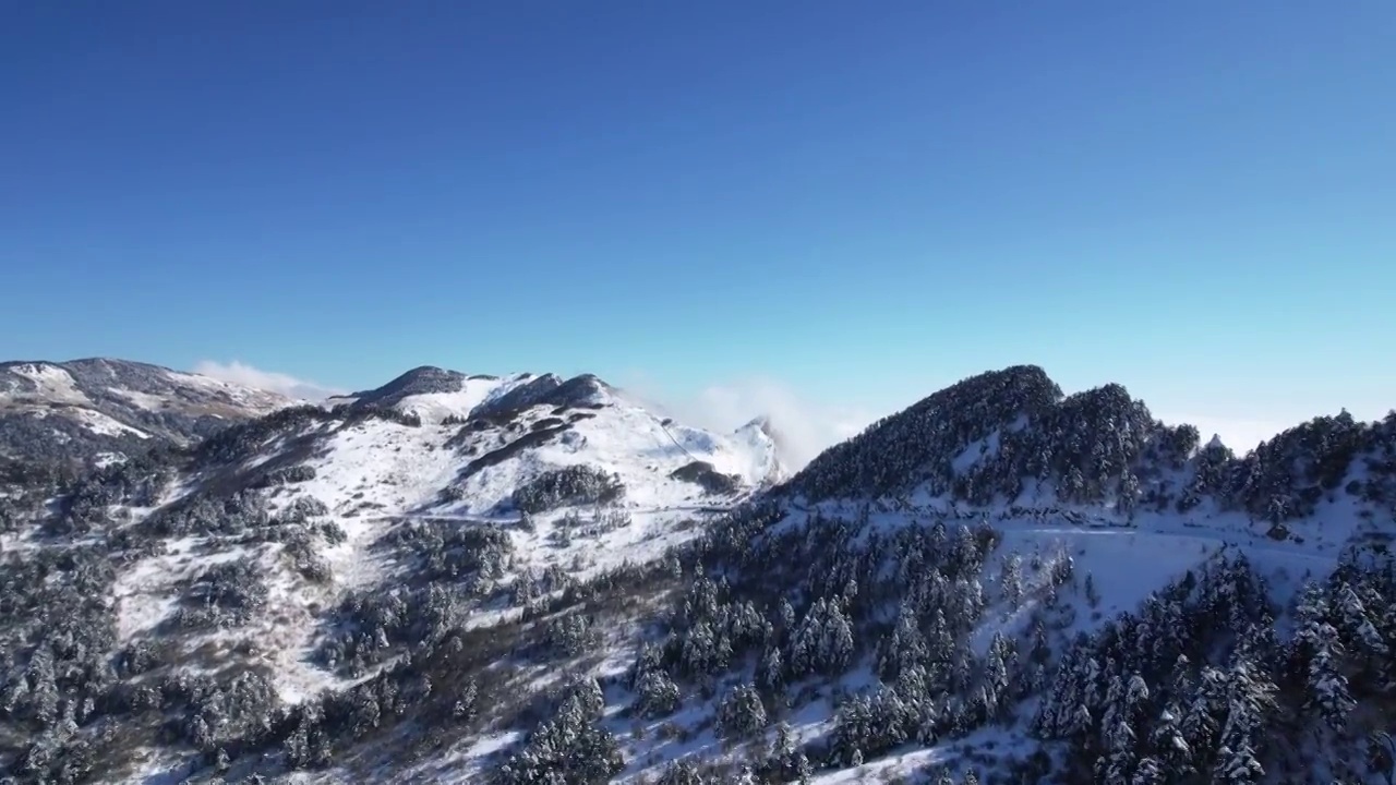 航拍冬天神农架雪景山顶自然风光4k素材视频素材