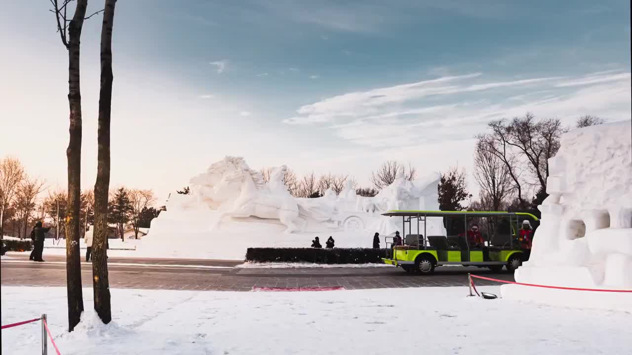 雪雕，冰雕，冰雪，哈尔滨，日落，黄昏，冬季，延时摄影视频素材