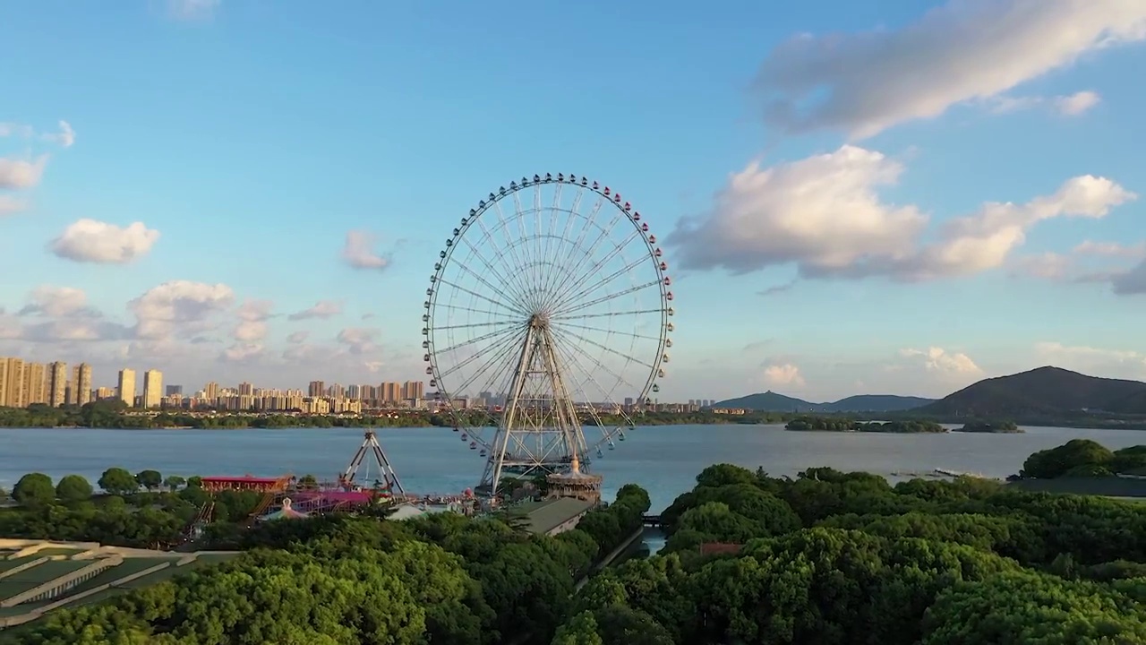 航拍江苏省无锡市太湖之星摩天轮视频素材