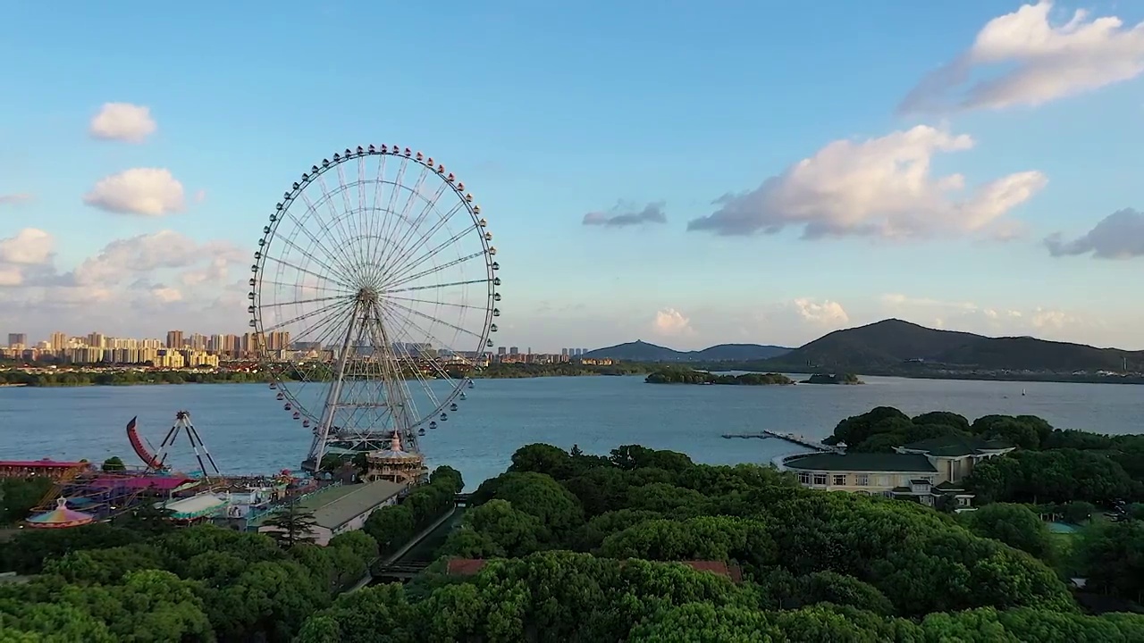 航拍江苏省无锡市太湖之星摩天轮视频素材