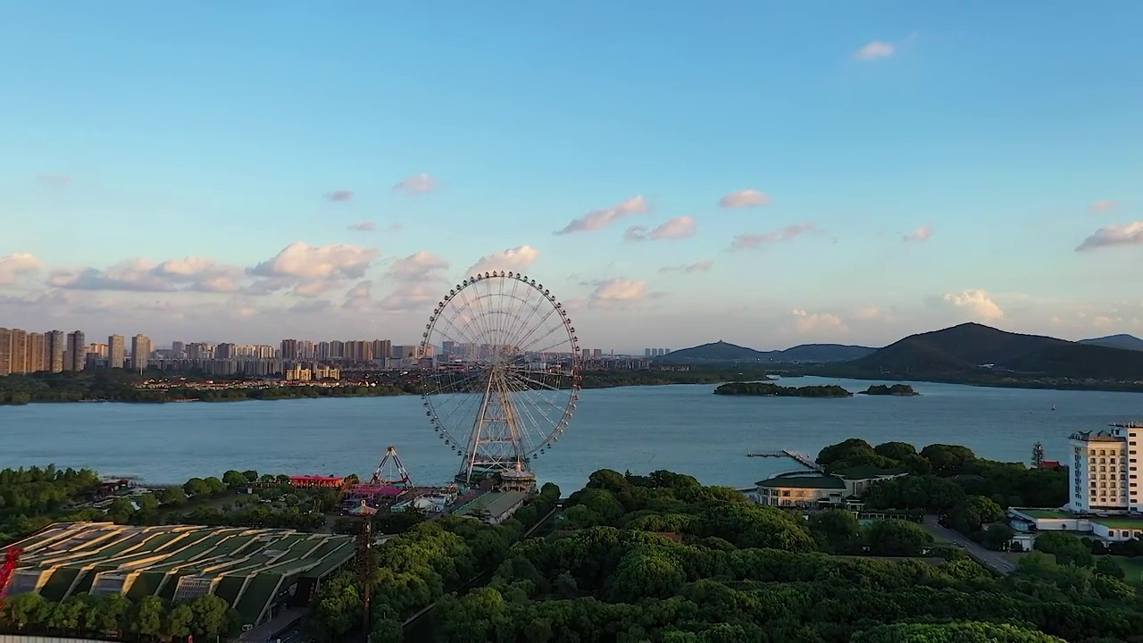 航拍江苏省无锡市太湖之星摩天轮视频素材