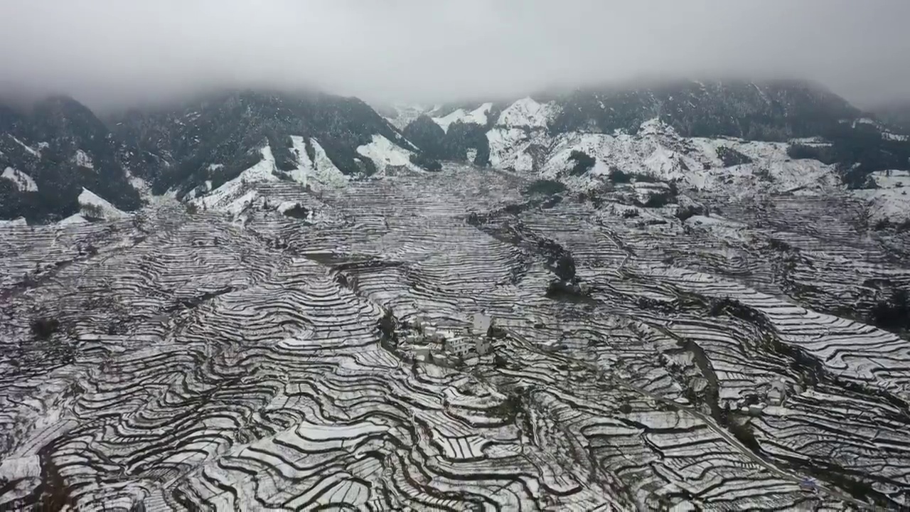 安徽省宣城绩溪家朋乡雪后梯田视频下载