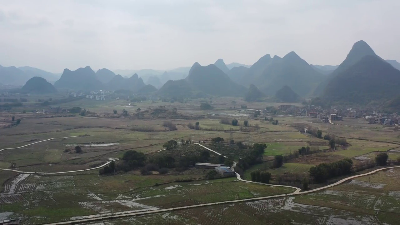 航拍广西钟山喀斯特山水风光视频素材