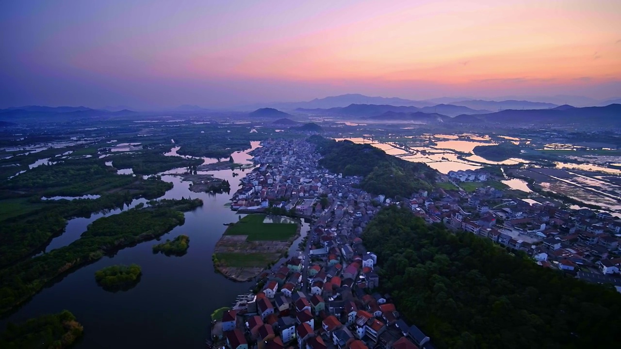 航拍夕阳下诸暨著名景点白塔湖国家湿地公园视频素材