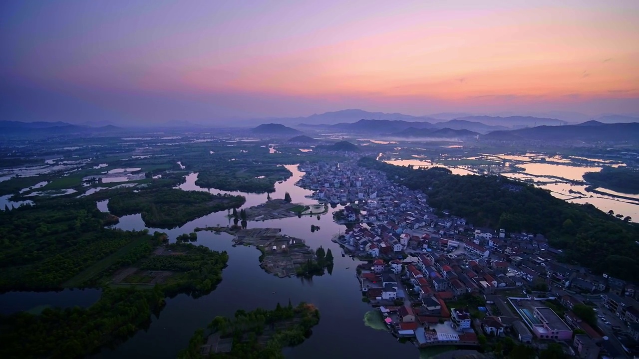 航拍夕阳下诸暨著名景点白塔湖国家湿地公园视频素材