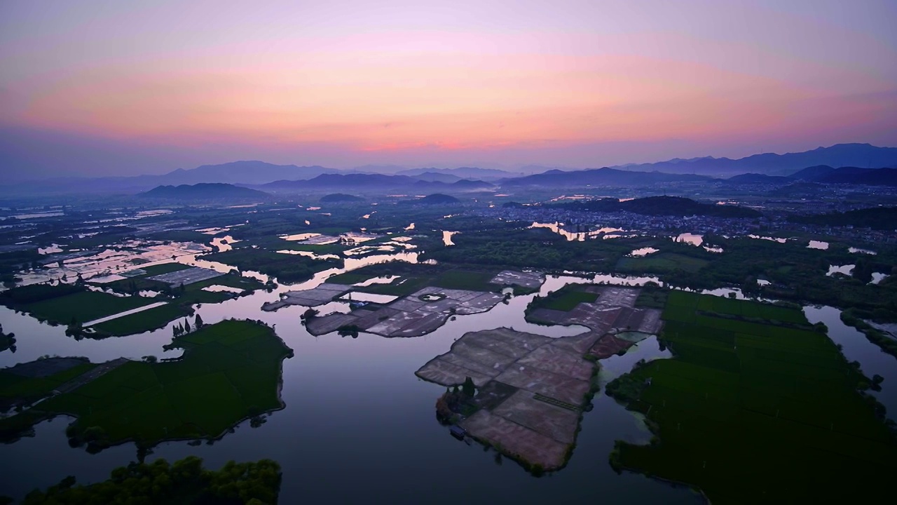 航拍夕阳下诸暨著名景点白塔湖国家湿地公园视频素材